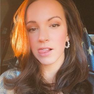 Meet your Posher, Kayla